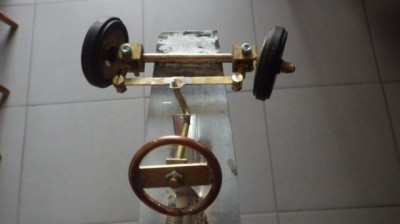 IMGP2968.JPG (193.98 Kio) Consulté 6640 fois Mise en place du train avant, du volant et la colonne de direction