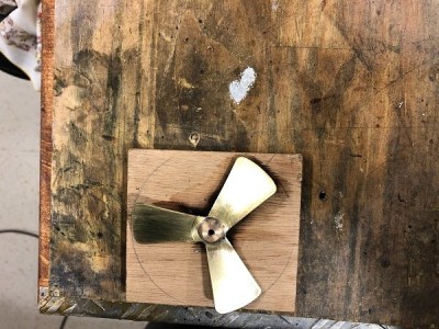 nettoyage des soudures et mise en forme des pales