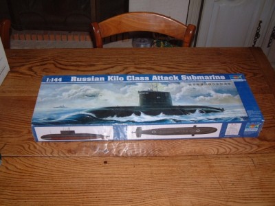 DSCF1617.JPG (272.49 Kio) Consulté 3572 fois La boîte de la maquette Trumpeter : Russian Kilo Class Attack Submarine au 1/144 : Long 511mm Largeur 96mm Hauteur 147mm contenant 53 pièces plastiques à assembler