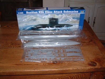 DSCF1619.JPG (208 Kio) Consulté 3572 fois La boîte de la maquette ouverte dévoile les pièces à assembler