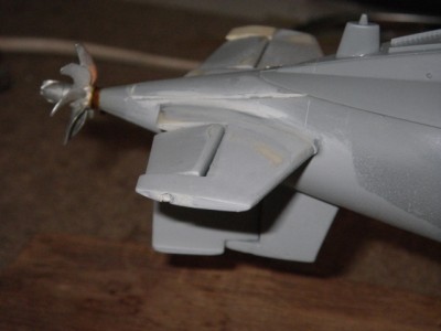 IMGP0989.JPG (259.97 Kio) Consulté 2618 fois Détail de l'arrière, une petite opération chirurgicale a laissé des cicatrices masquées pas un bon masticage ponçage