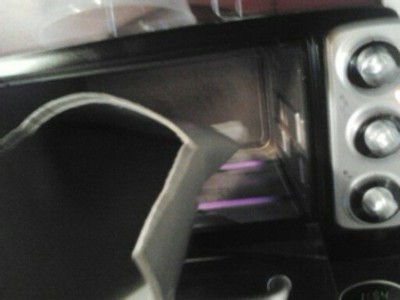 mon mini four est un peut petit mais il chauffe beaucoup donc je l'ai laissé ouvert